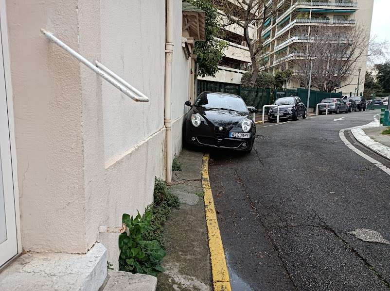 Stationnement sur trottoir