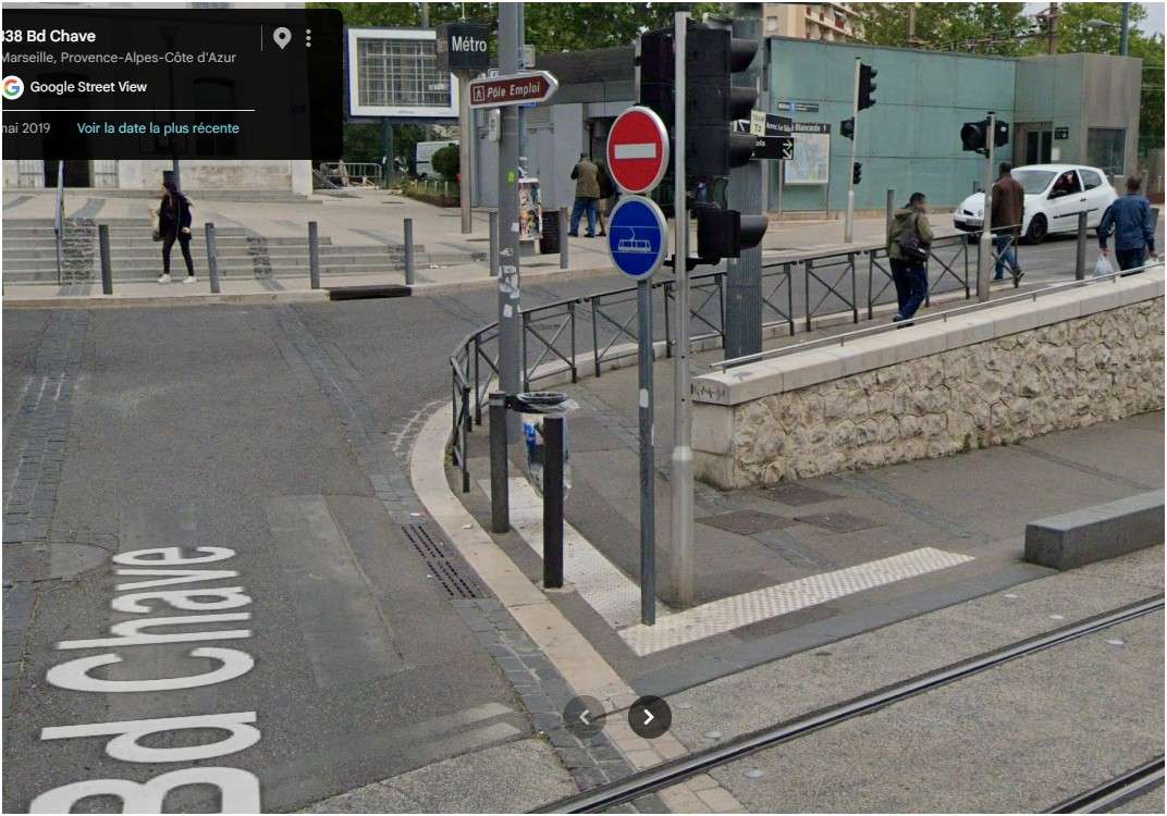 Mini passage entre gare et TRAM pour les PMR