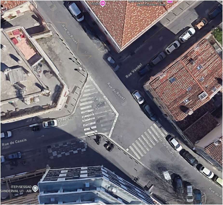  Un passage piéton devrait être prévu