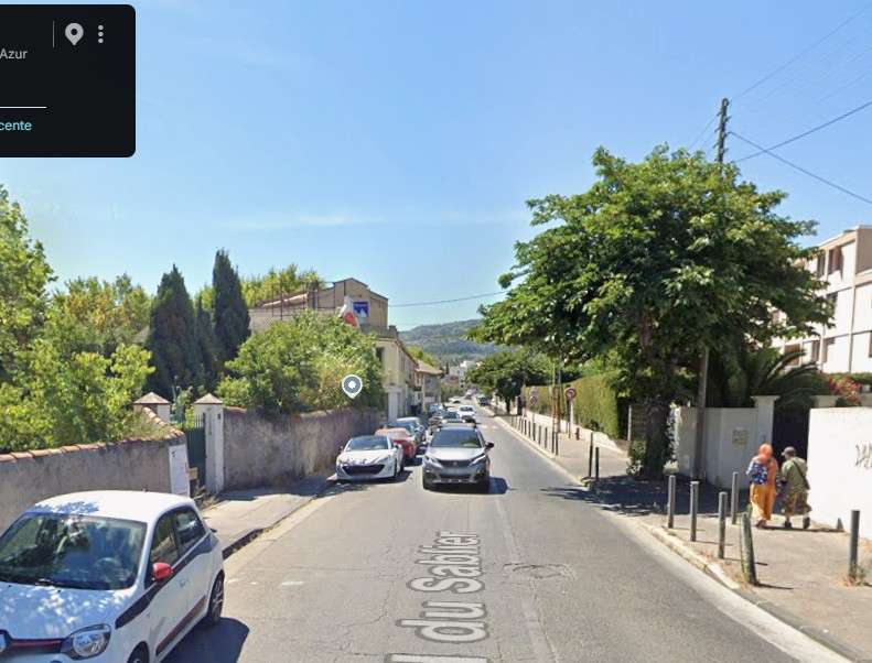  2 roues stationnent sur trottoir 