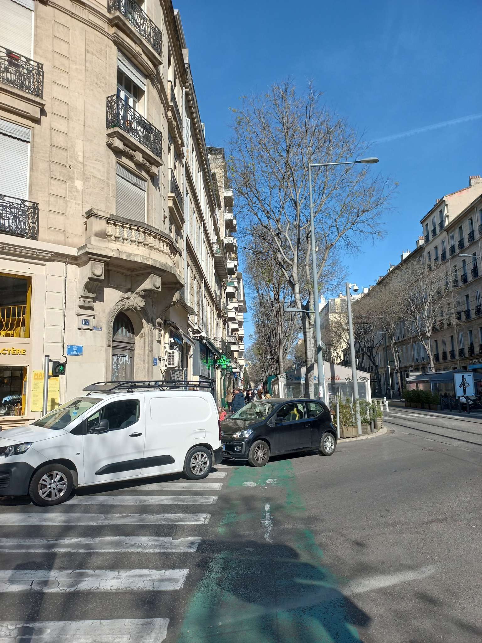 2) Stationnement gênant fréquent